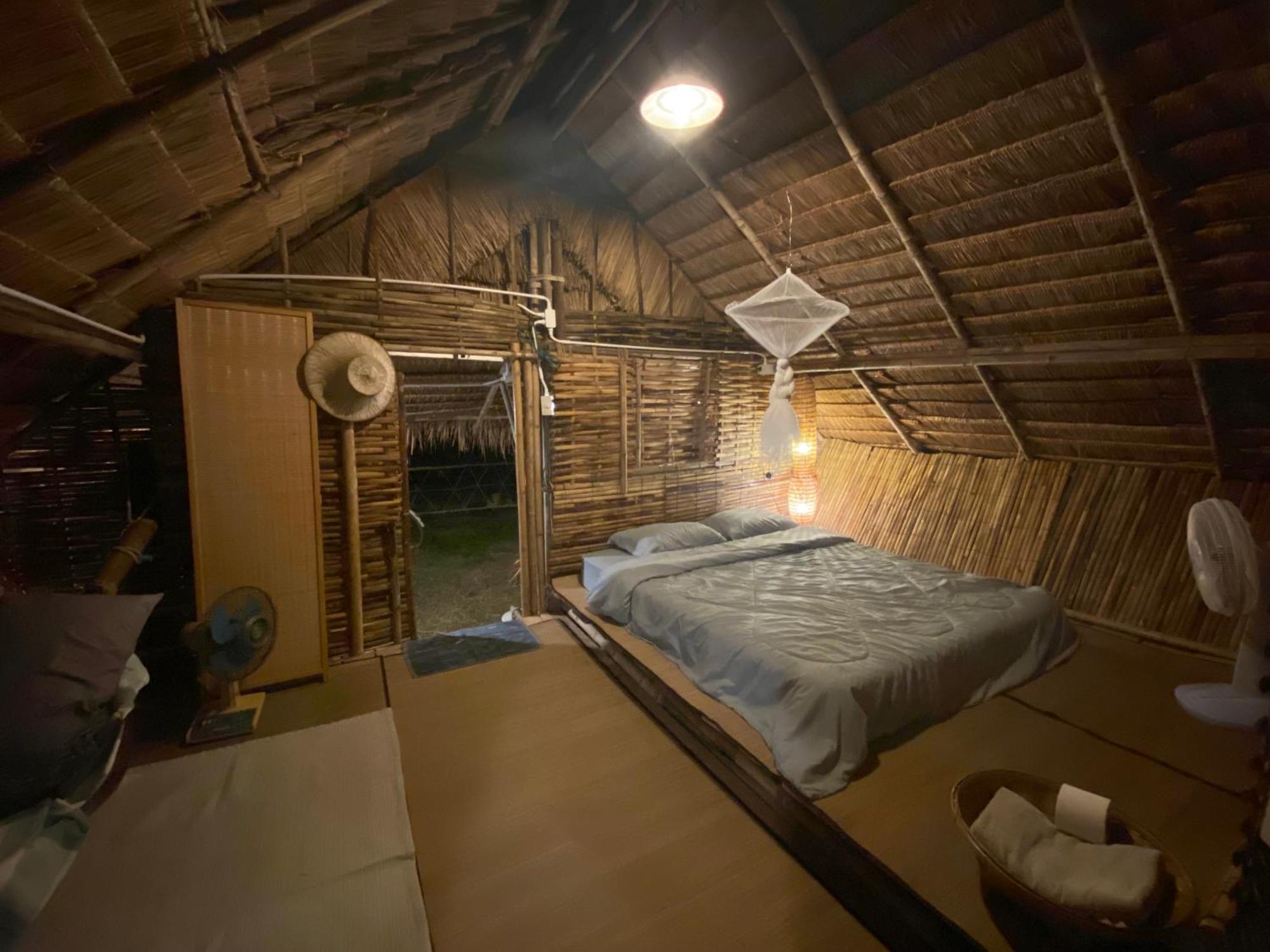 Hotel Royal Mountain Hut Ratchaburi Exterior foto