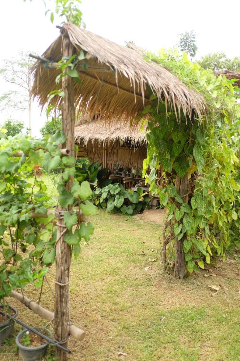 Hotel Royal Mountain Hut Ratchaburi Exterior foto